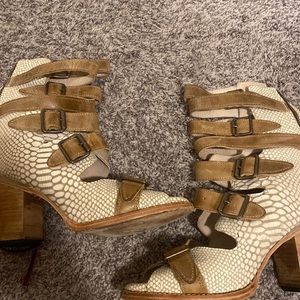 Used Size 9 FreeBird Bond